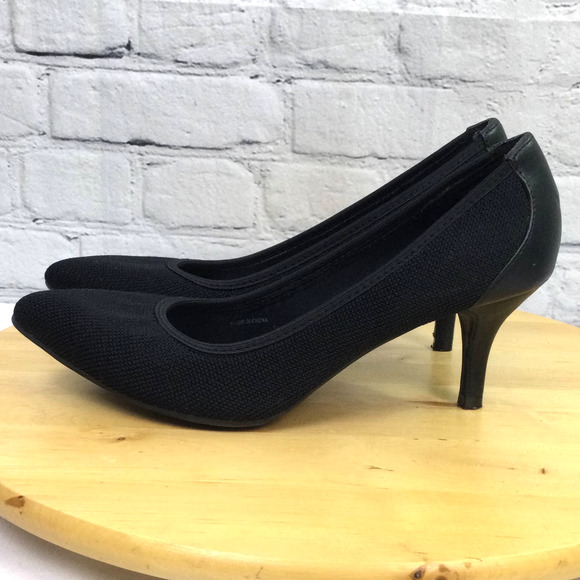 Tahari Tacey Women’s Textured Fabric Pointed Toe Heel Shoe Size 8M - Picture 4 of 14